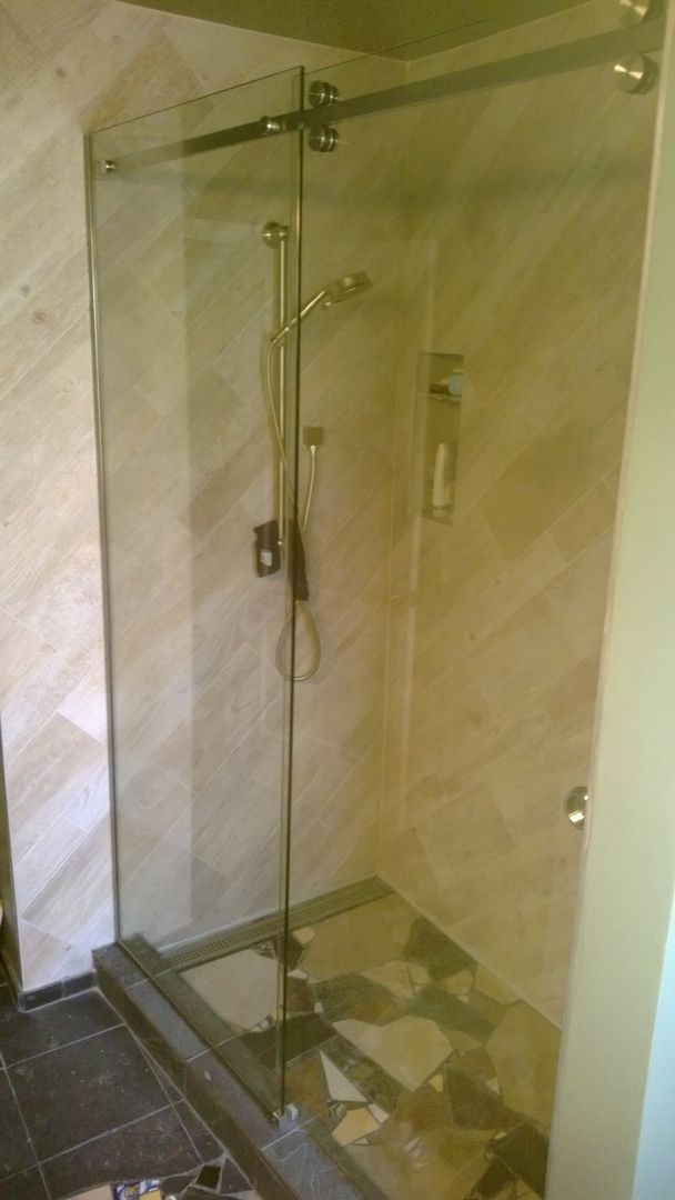 Shower Door 19