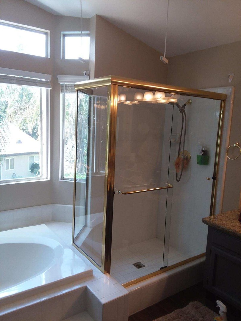 Shower Door 31