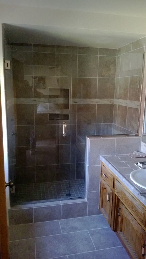 Shower Door 17